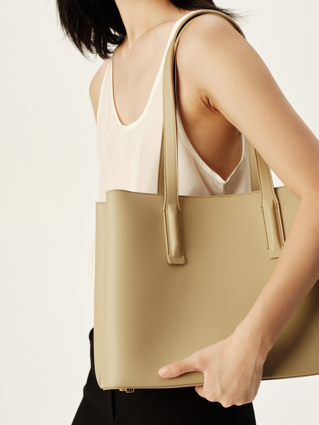 Linnea Tote Sand